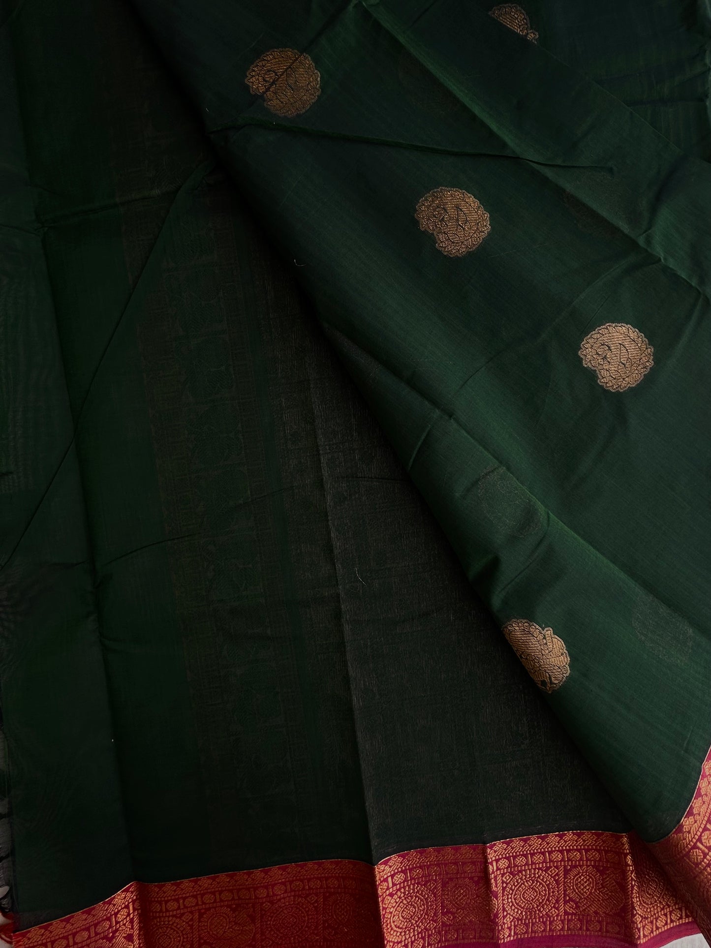 Kanchi cotton saree with butta weaves & grand pallu