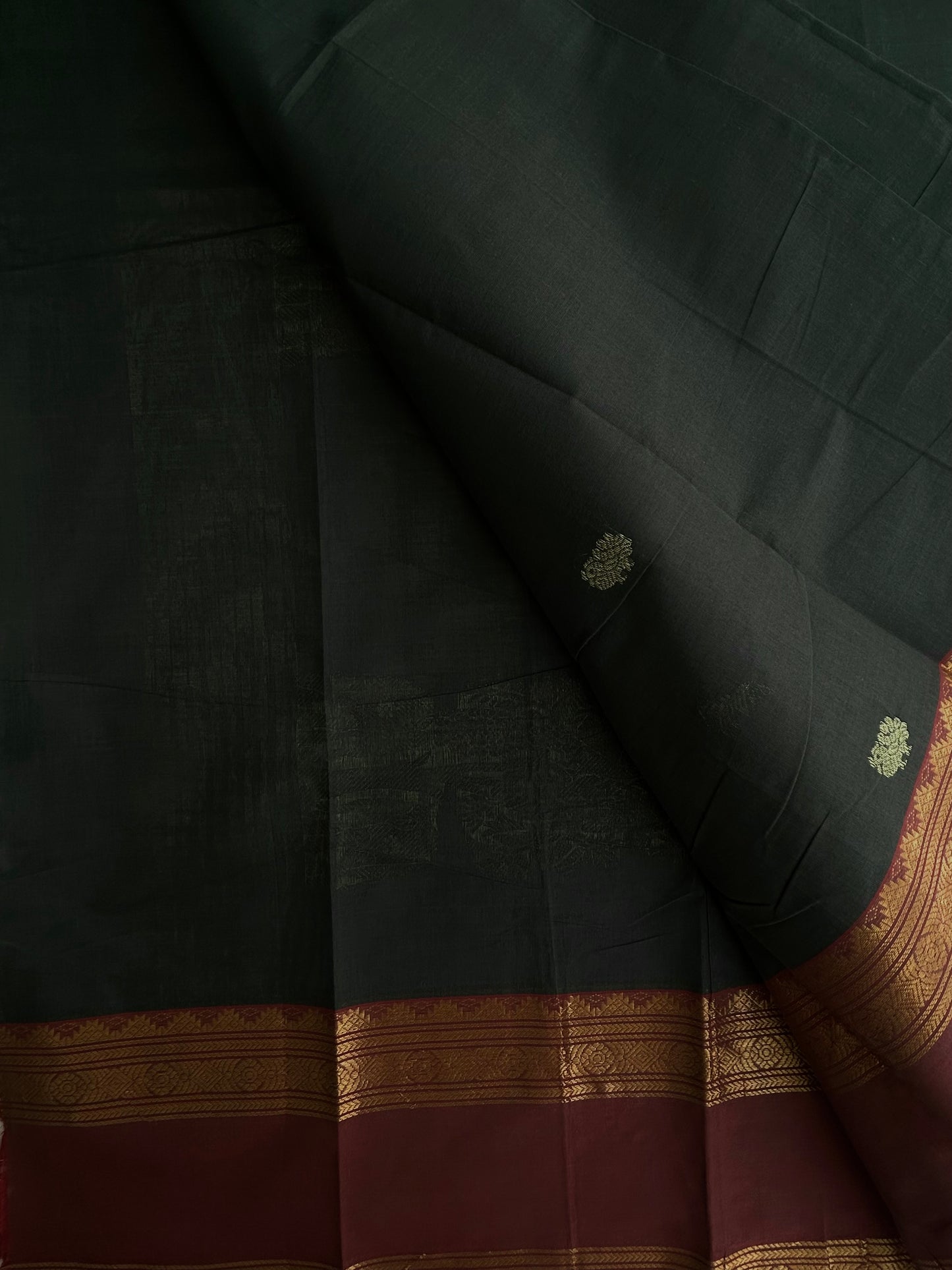 Kanchi cotton saree in zari weaves & grand pallu