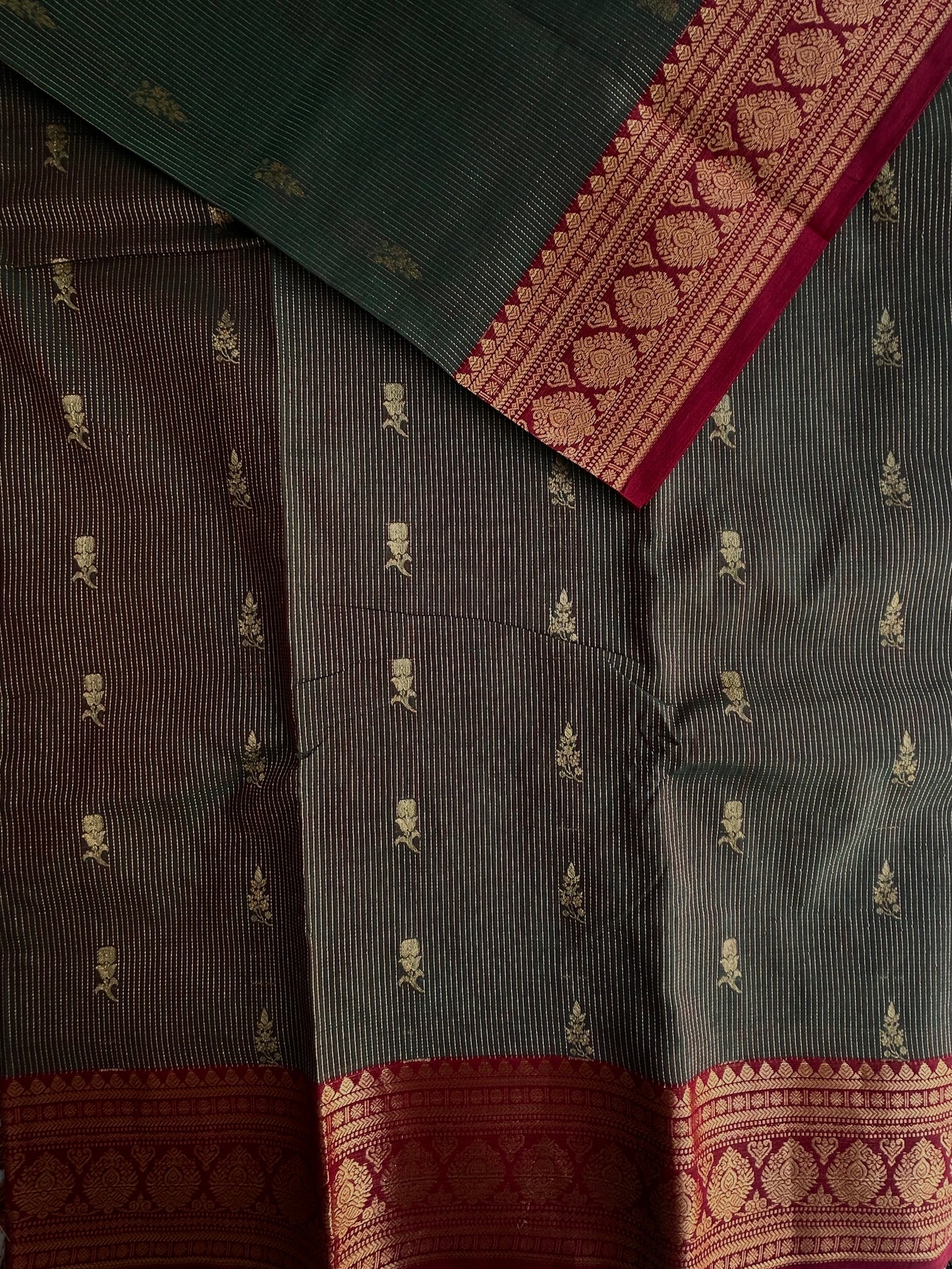 Kanchi cotton saree in Vairaoosi weaves & grand pallu