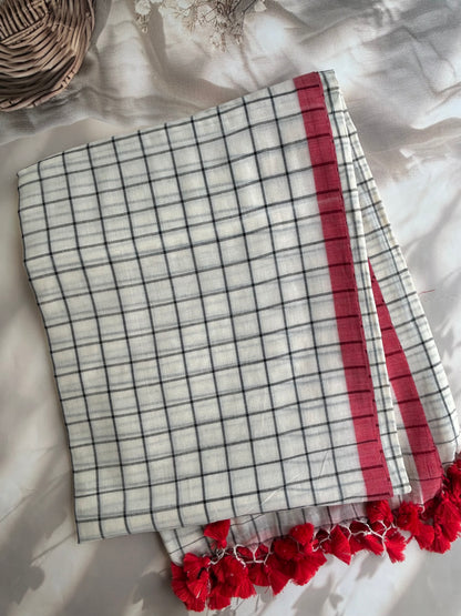Handloom mul cotton check saree