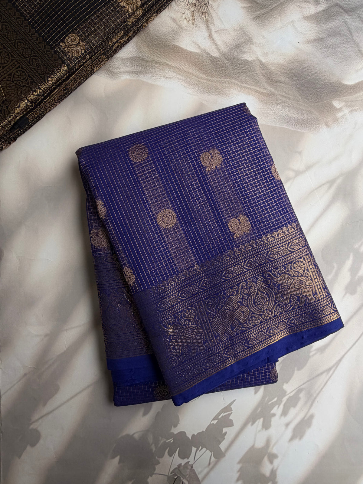 Kanchi cotton saree in mini kattam & butta weaves & grand pallu
