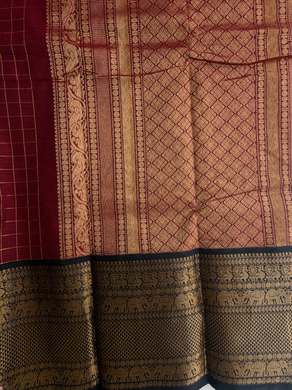 Kanchi cotton saree in zari kattam & grand pallu