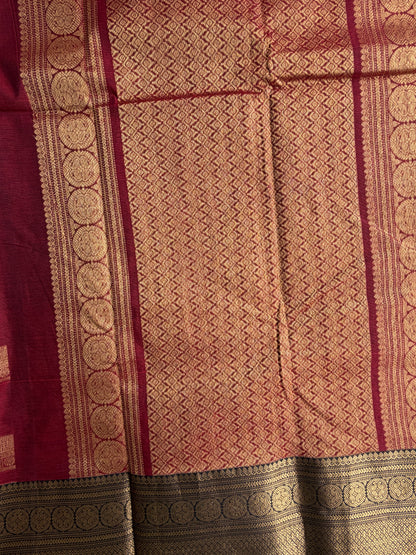 Kanchi cotton saree in butta weaves & grand pallu