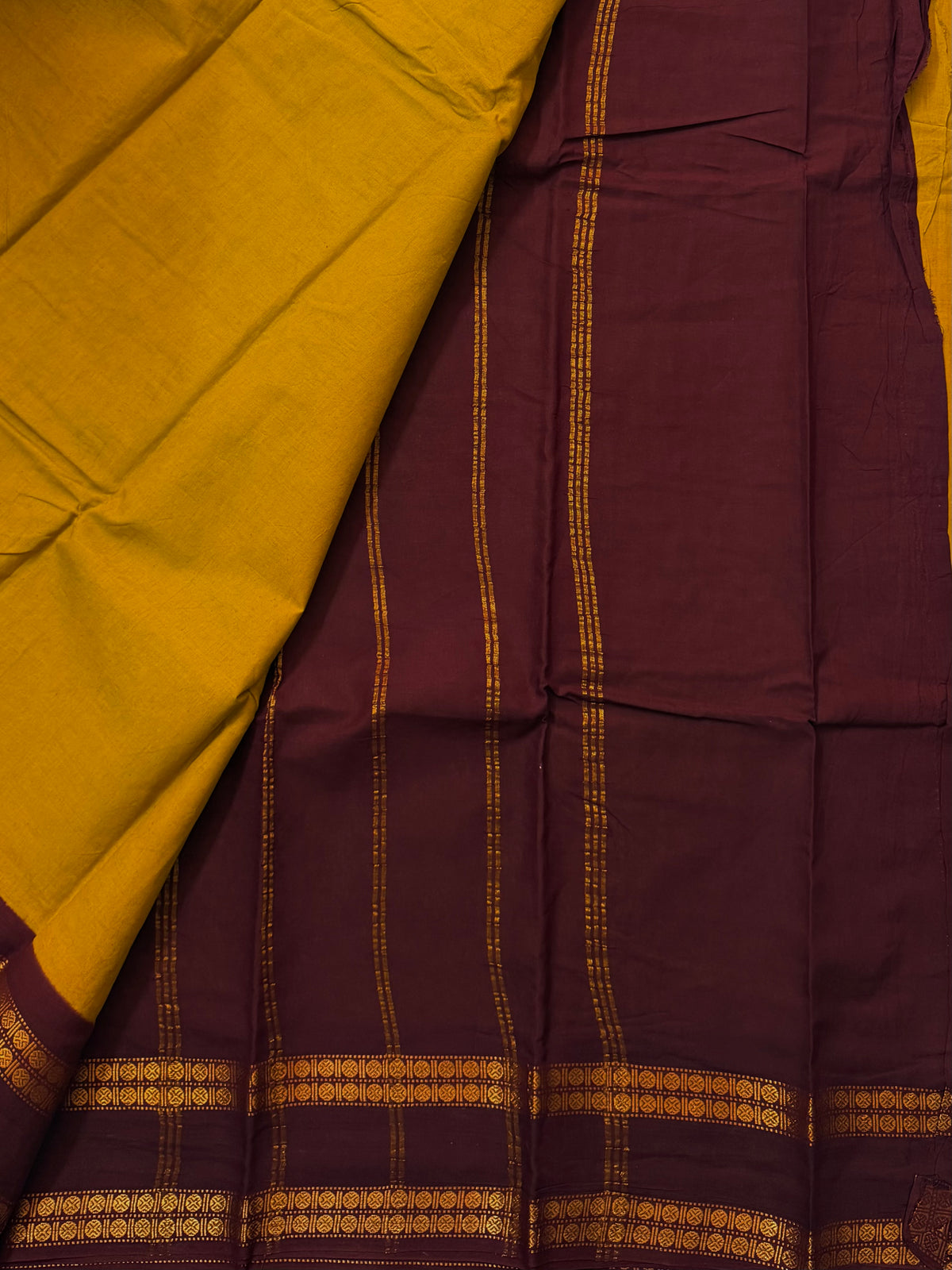 Sungudi Cotton saree with contrast border