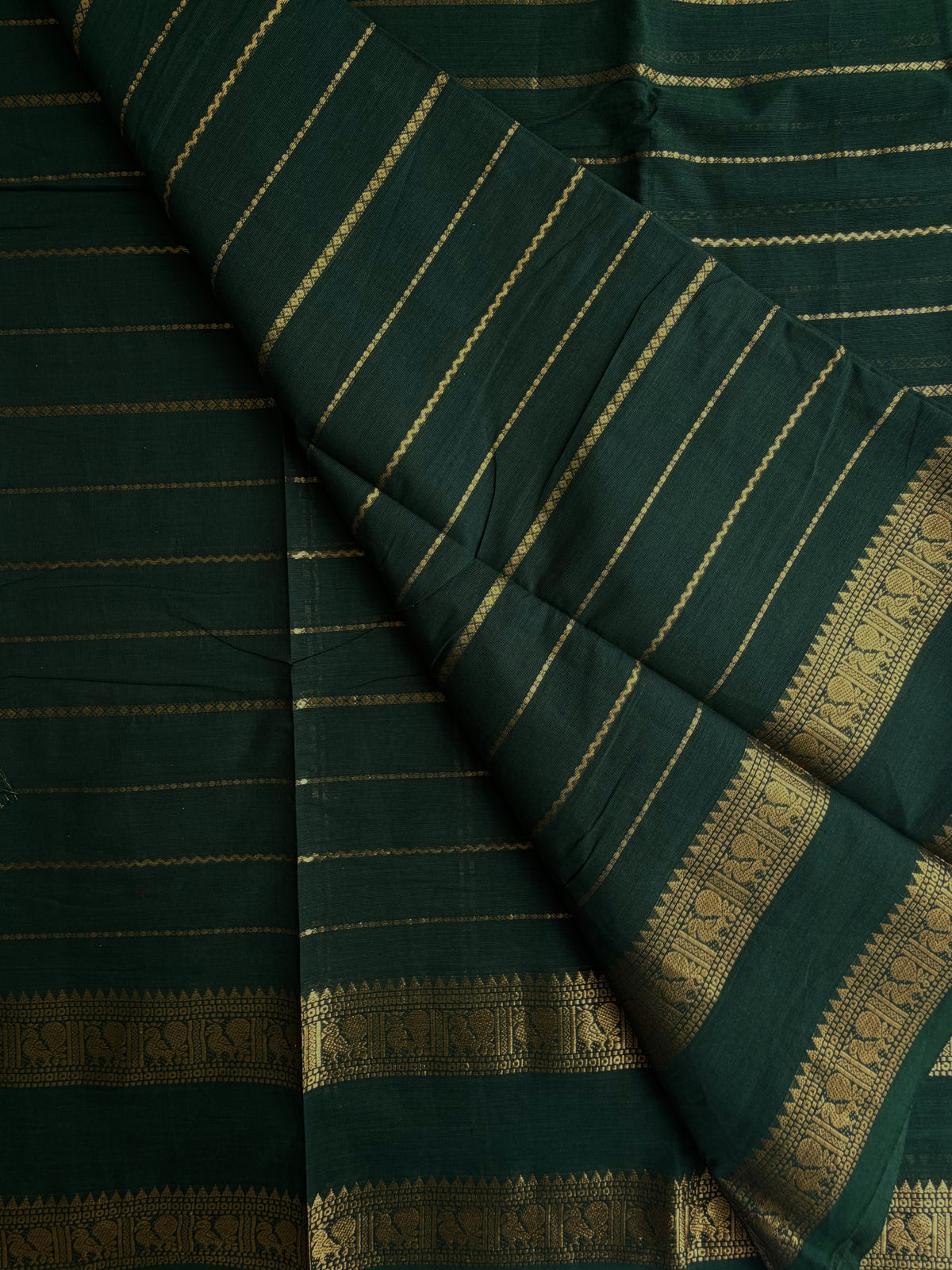 Kanchi cotton saree in Velthari pattern weaves - Green
