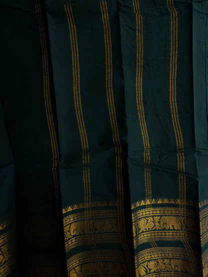 Sungudi saree with rettapett border - green