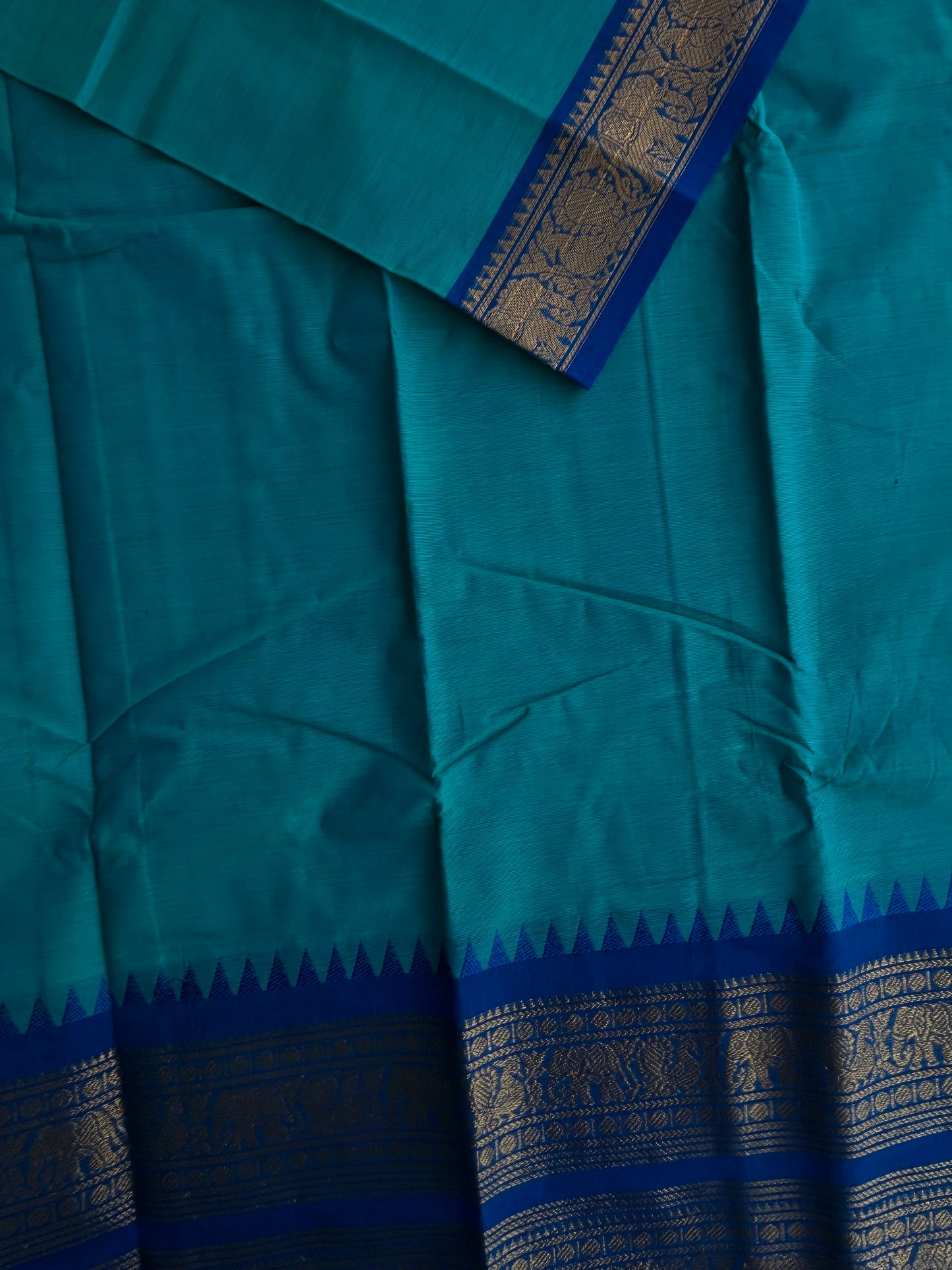 Kanchi cotton saree with rettapett border