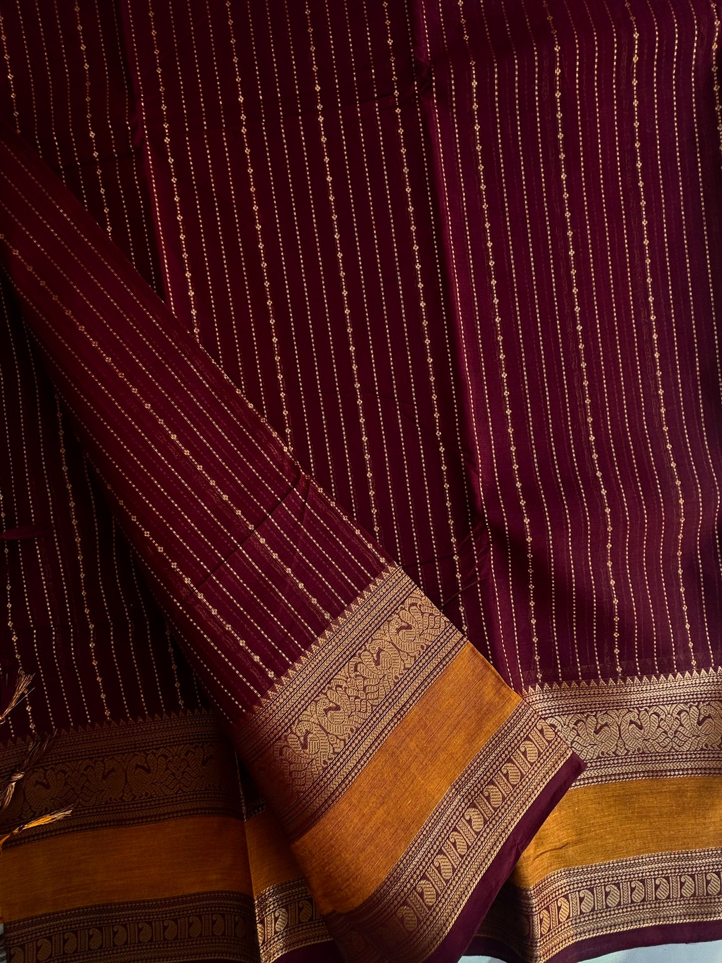 Kanchi Vairaoosi weaves saree - brown