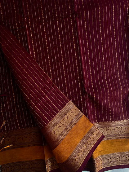 Kanchi Vairaoosi weaves saree - brown