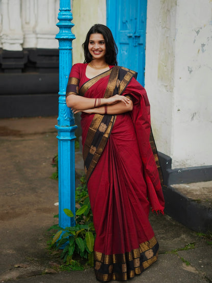 Kanchi cotton saree with zari weaves - maroon with black border