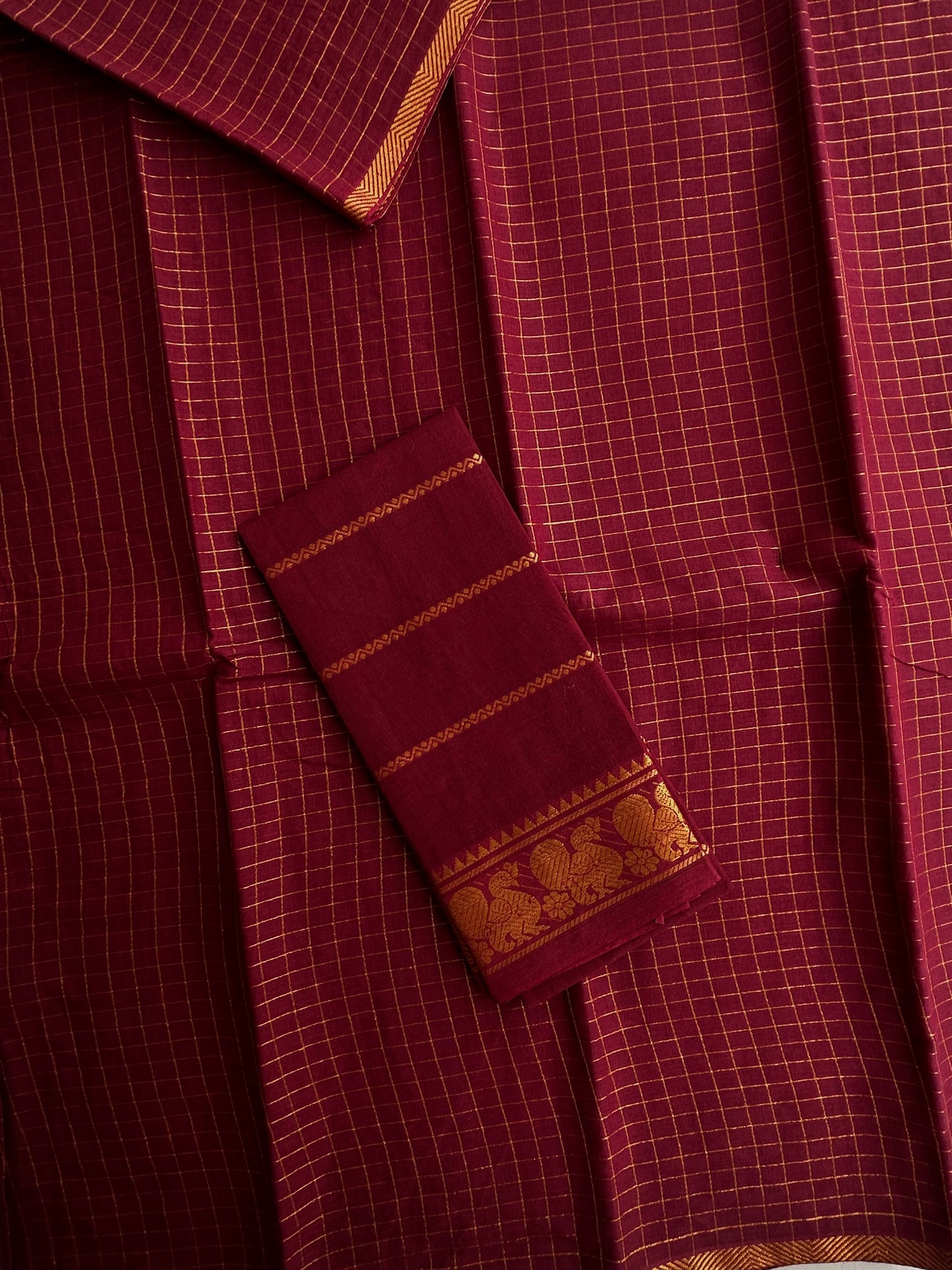 Sungudi cotton saree in checks - maroon