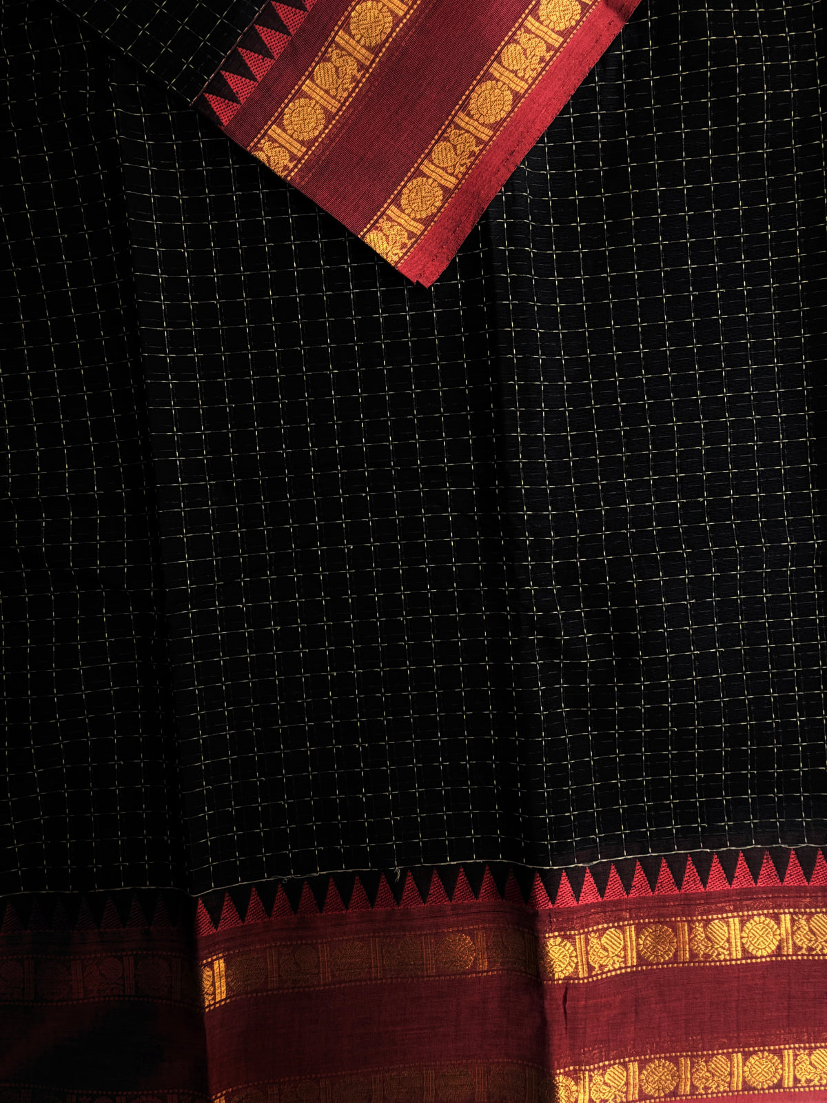 Kanchi cotton saree with korvai border