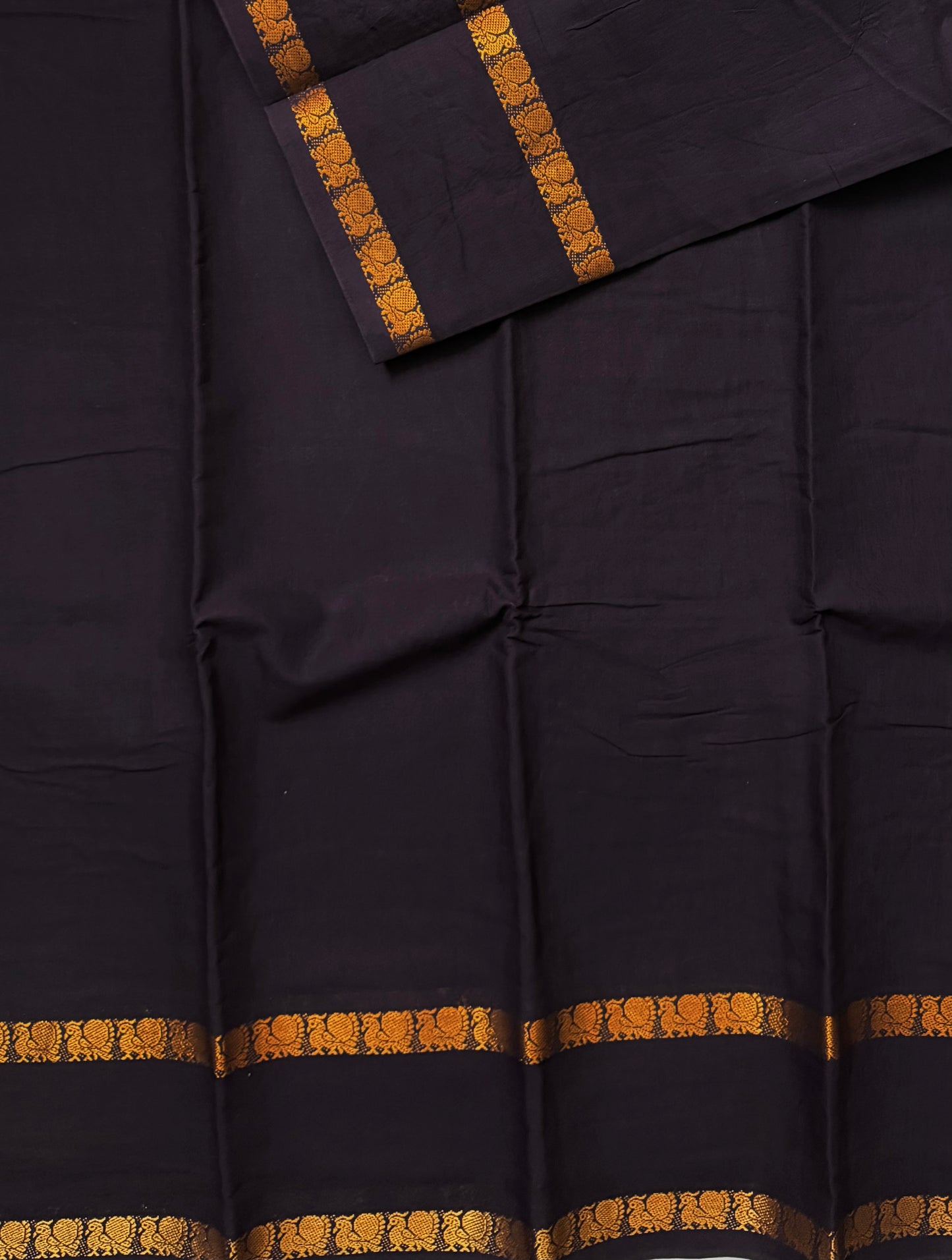 Sungudi Cotton saree with peacock border brown