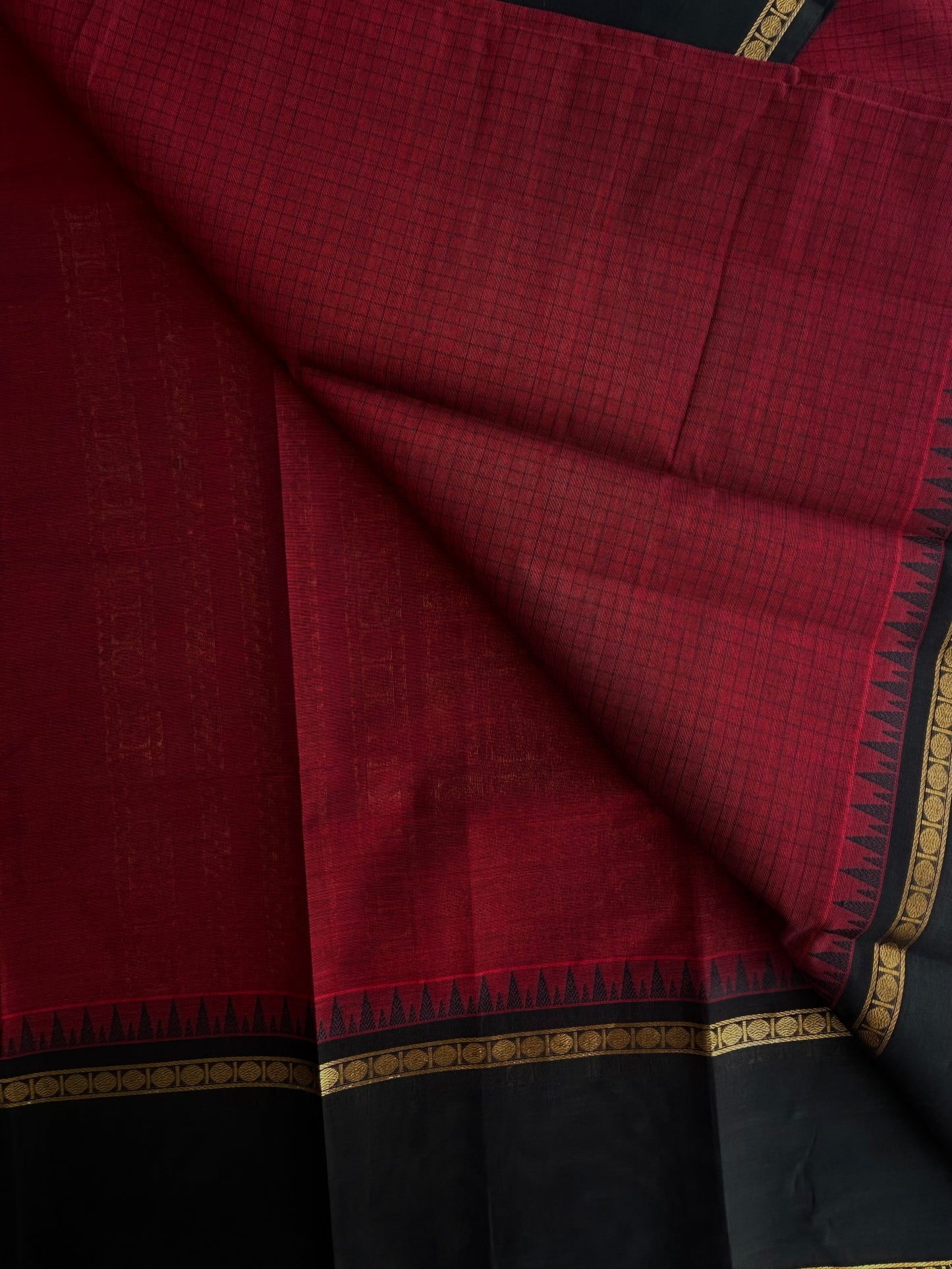 Kanchi cotton saree with Korvai border & grand pallu