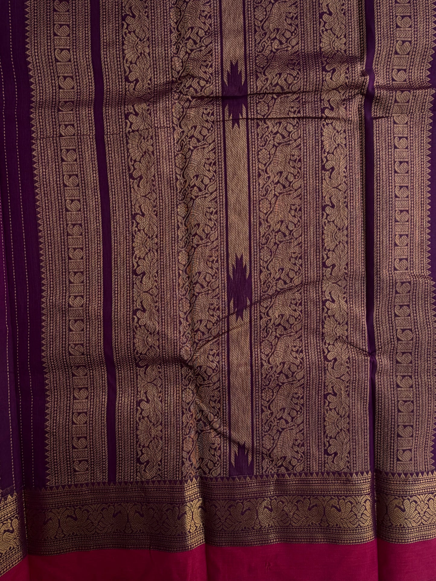 Kanchi Vairaoosi weaves saree & grand pallu purple