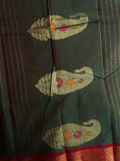 Kanchi cotton saree with butta weaves & zari pallu dual tone green