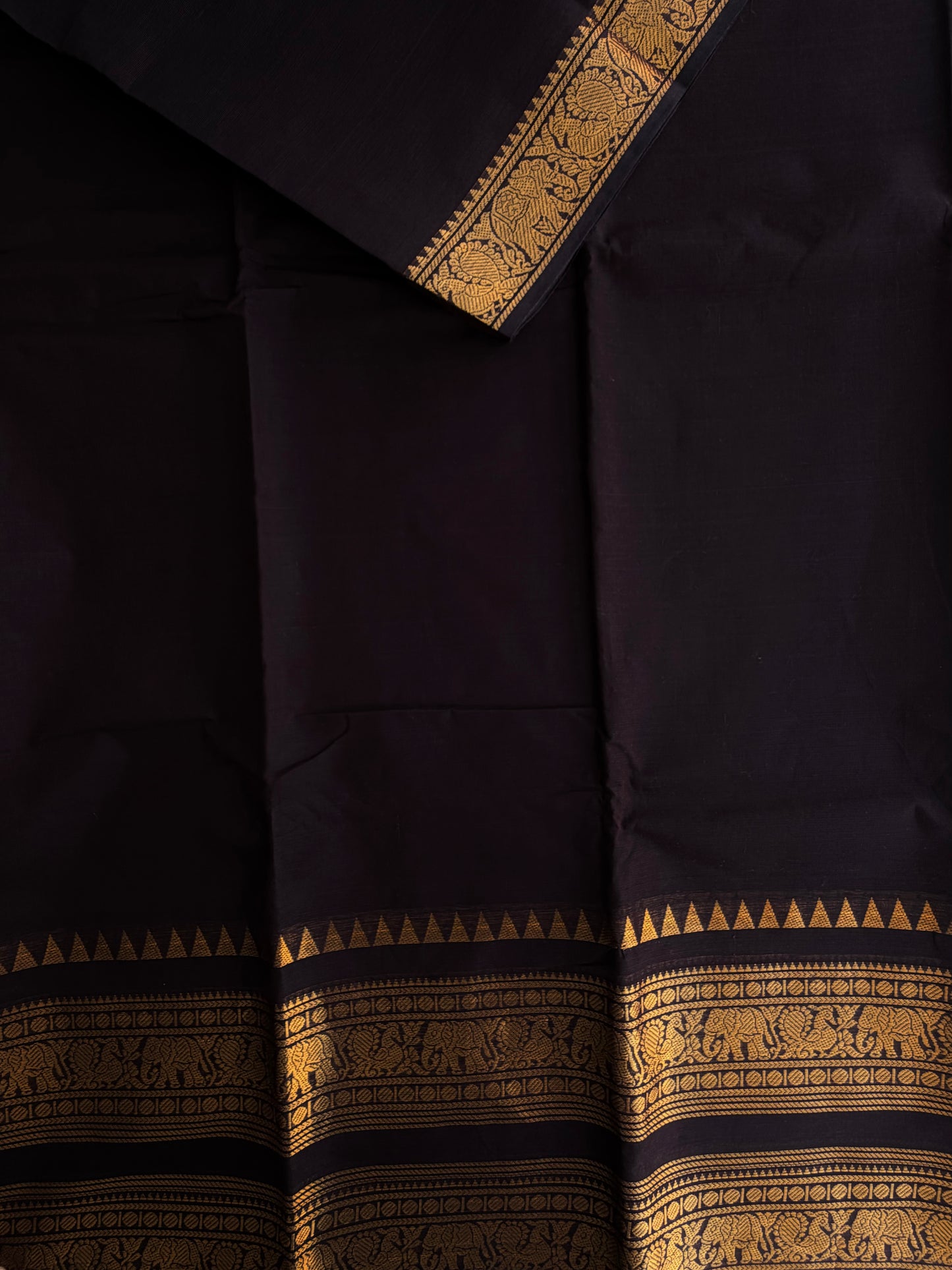 Kanchi cotton saree with rettapett border