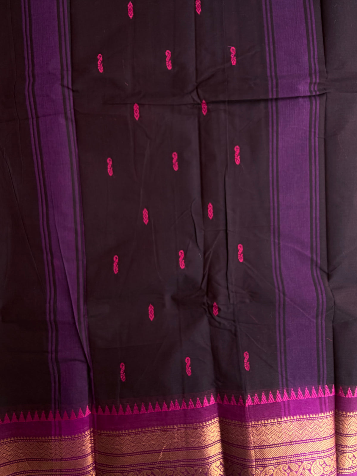 Kanchi cotton saree in butta weaves