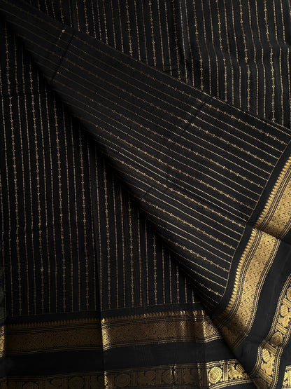 Kanchi Cotton saree with vairaoosi weaves black