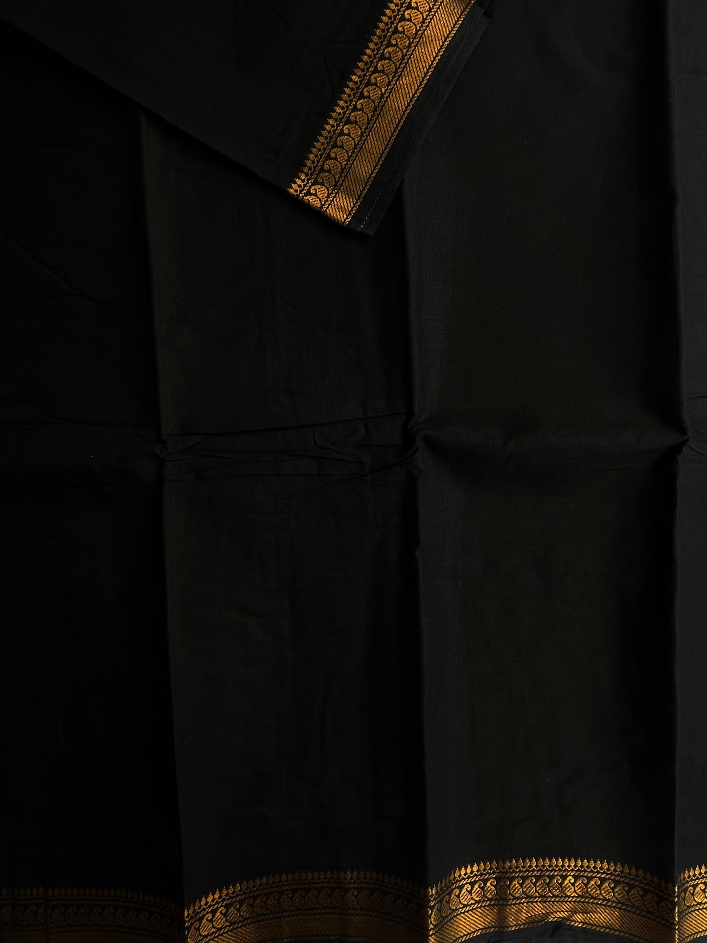 Sungudi Cotton saree with Velthari blouse black