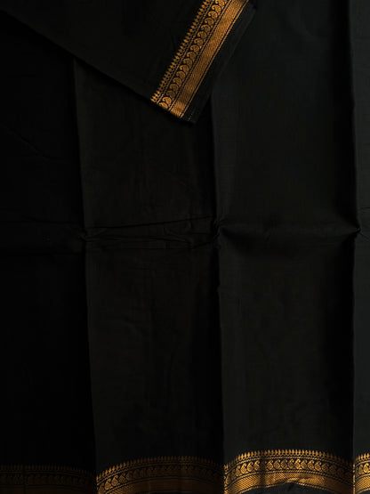 Sungudi Cotton saree with Velthari blouse black