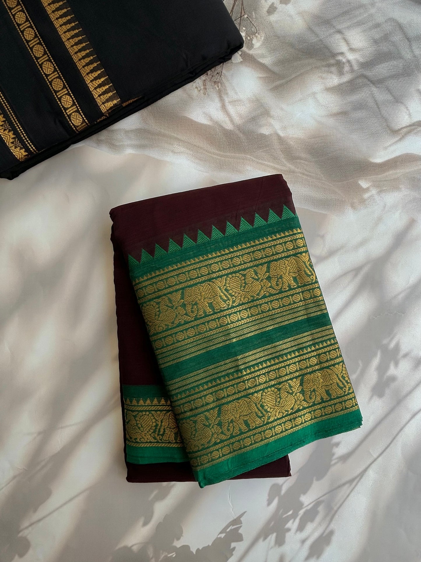 Kanchi cotton saree with rettapett border