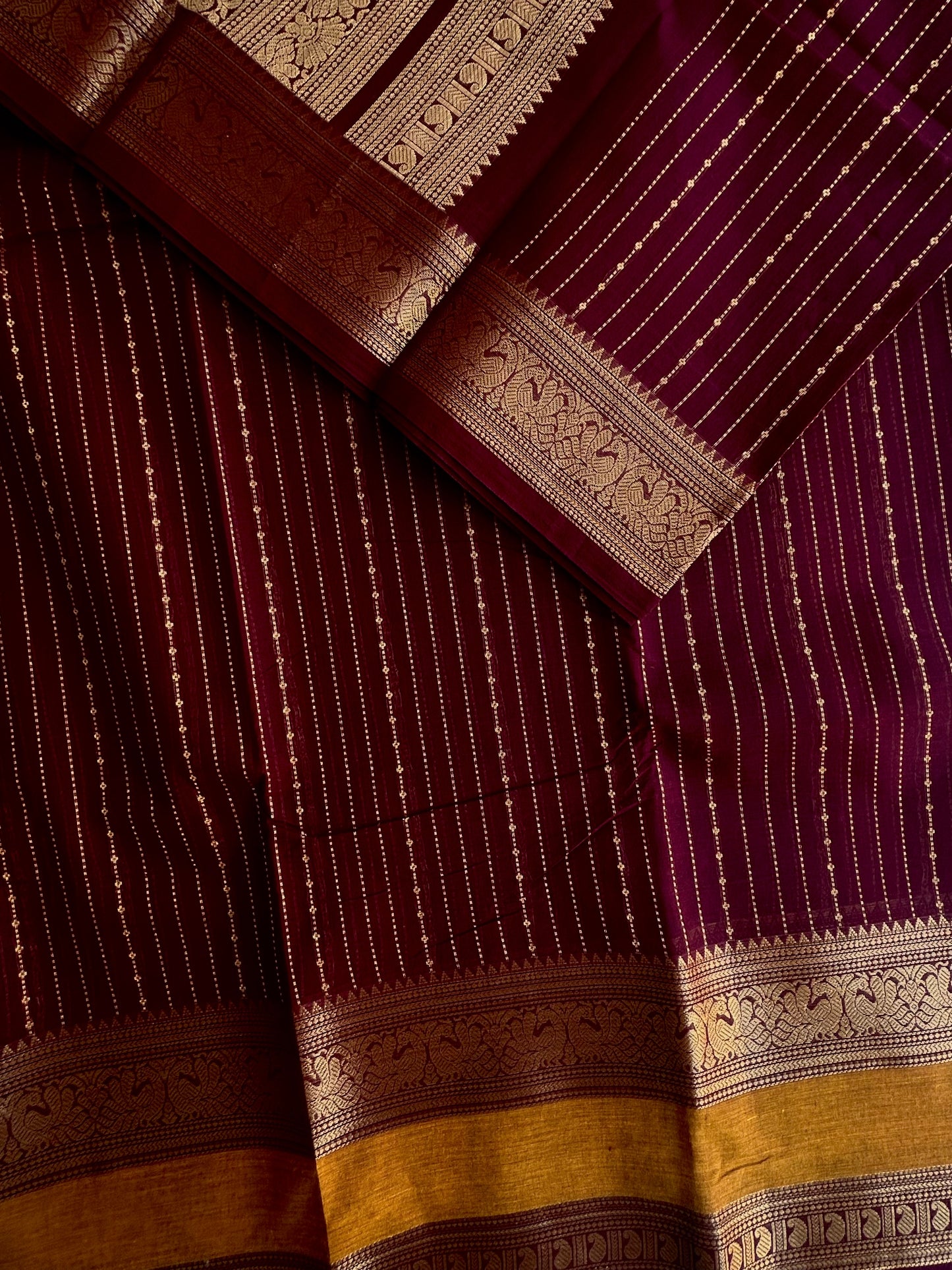Kanchi Vairaoosi weaves saree - brown