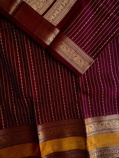 Kanchi Vairaoosi weaves saree - brown