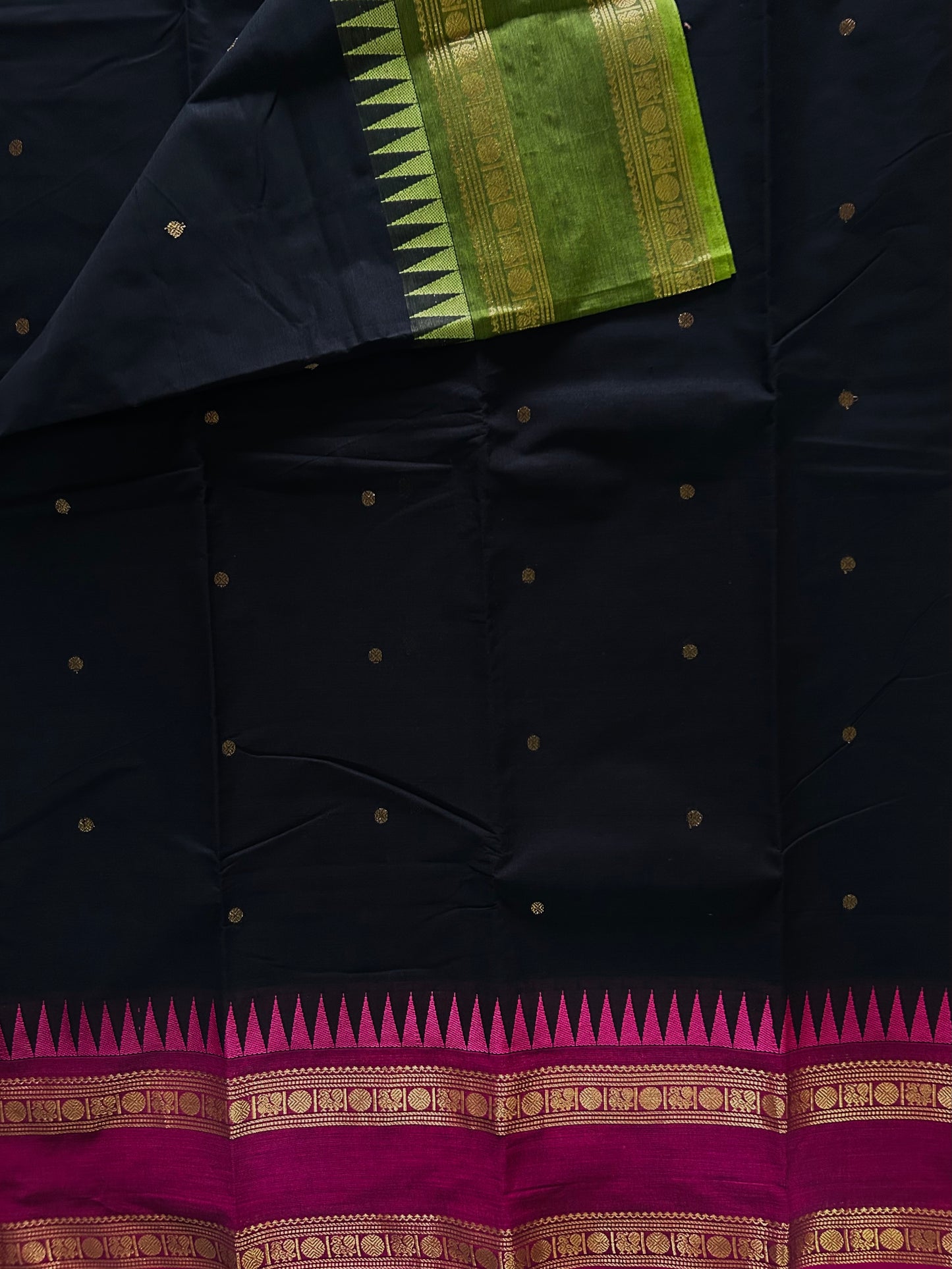 Kanchi cotton saree with Ganga Jamuna border & butta weaves