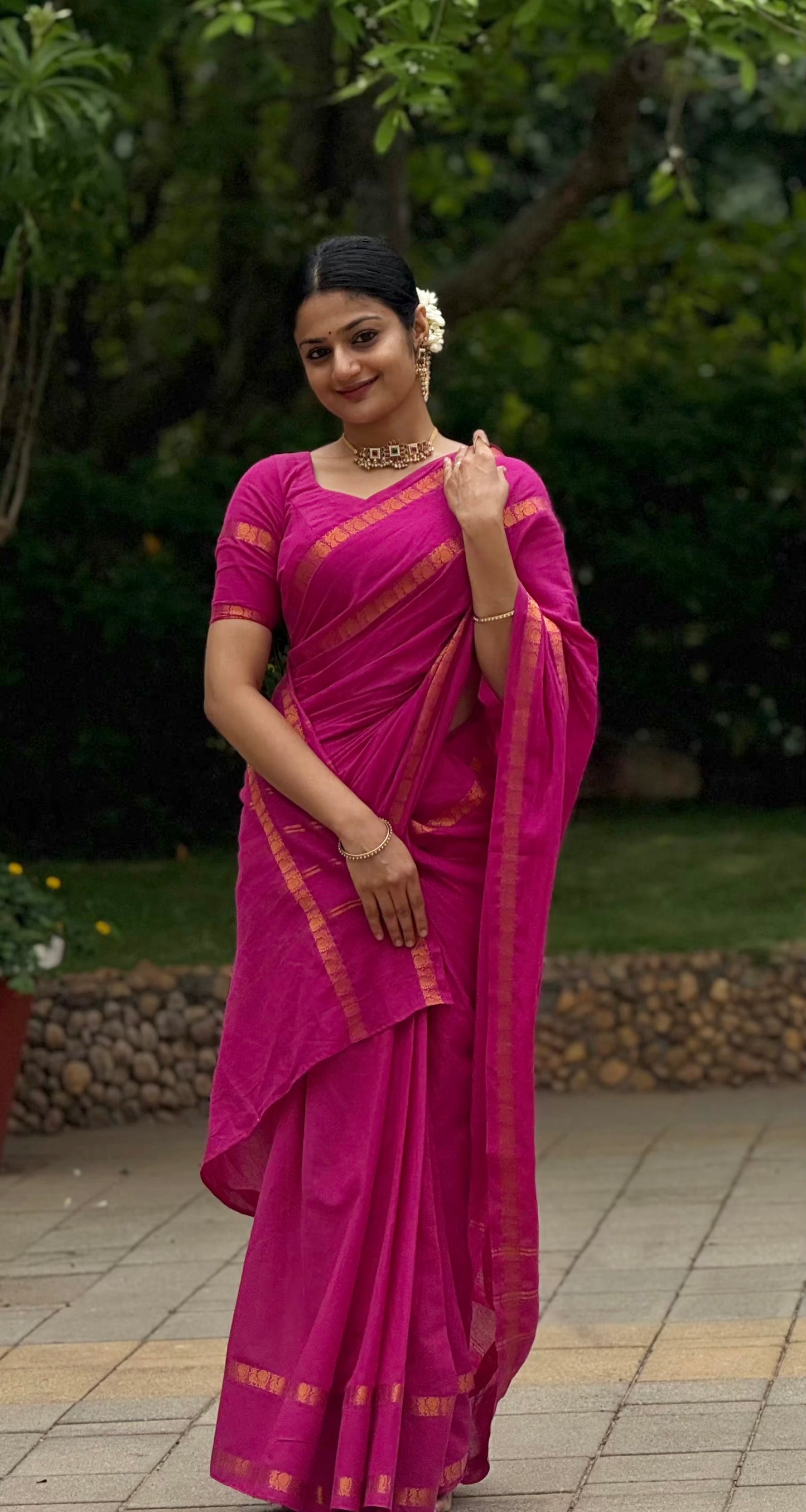 Sungudi Cotton saree with peacock border Pink
