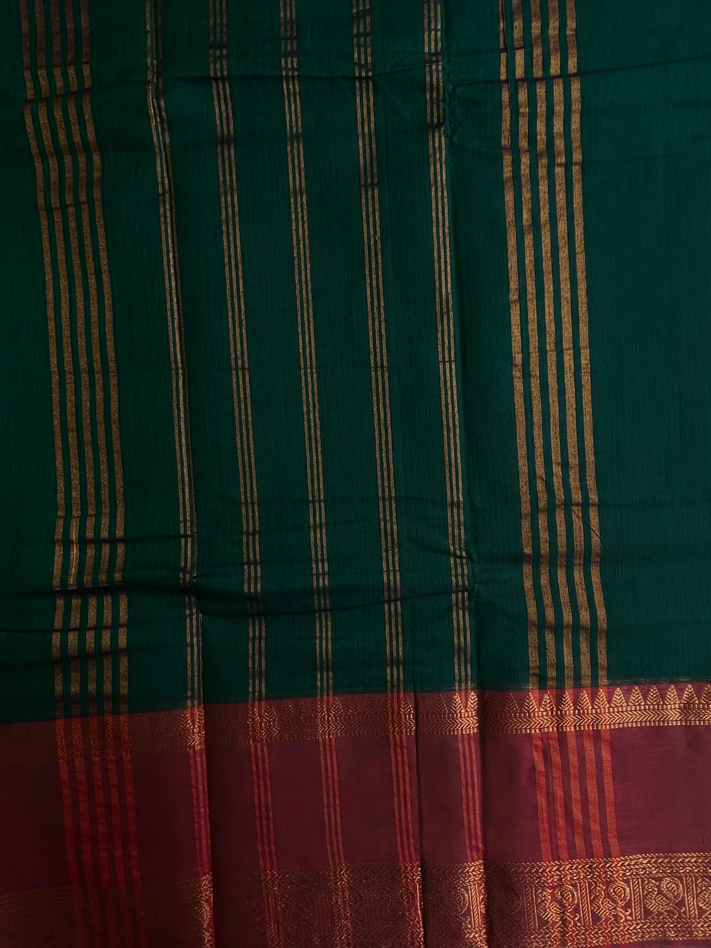 Kanchi cotton saree with contrast zari border