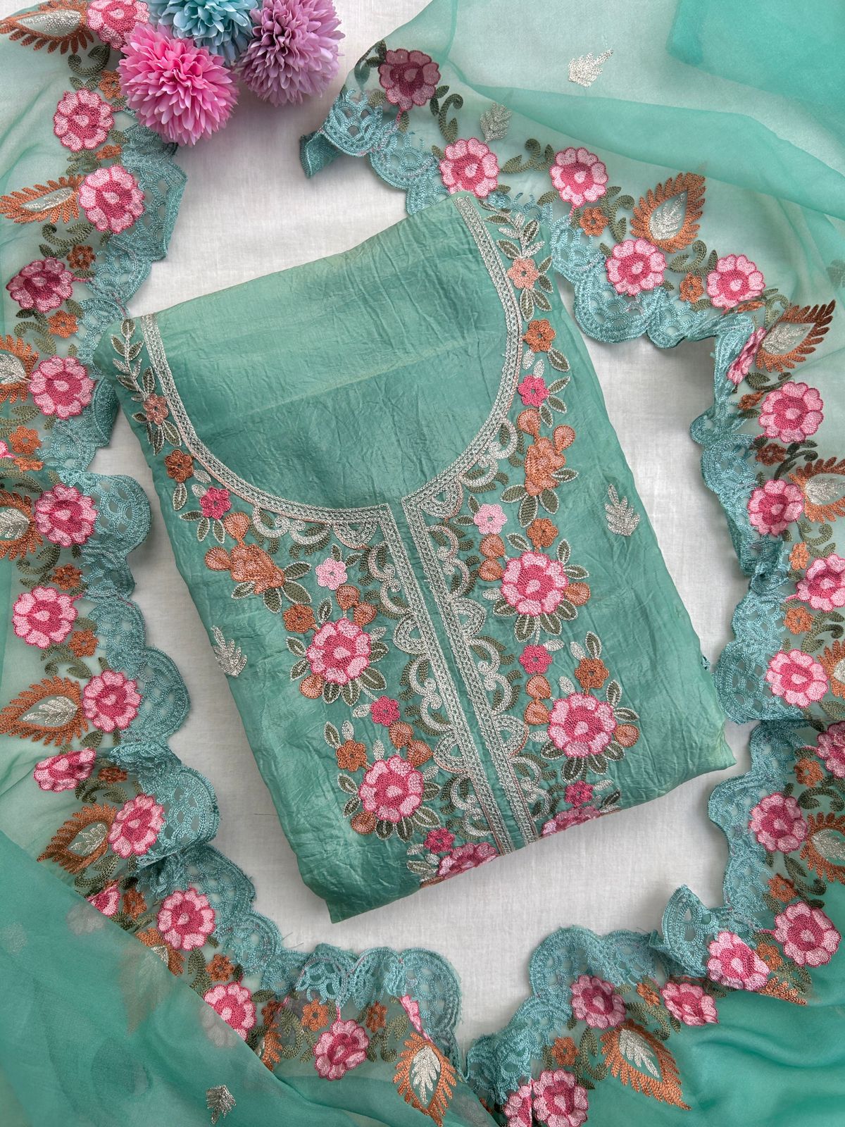 Embroidered tissue suit set
