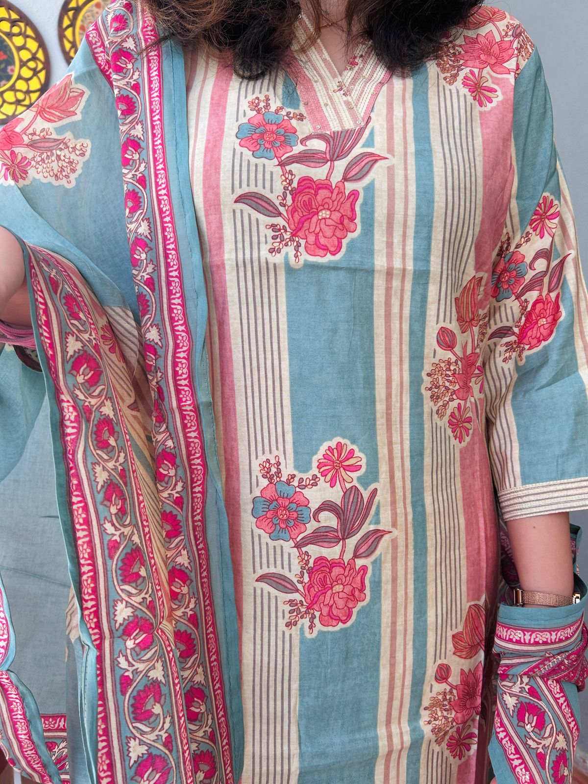 Muslin V neck kurta set