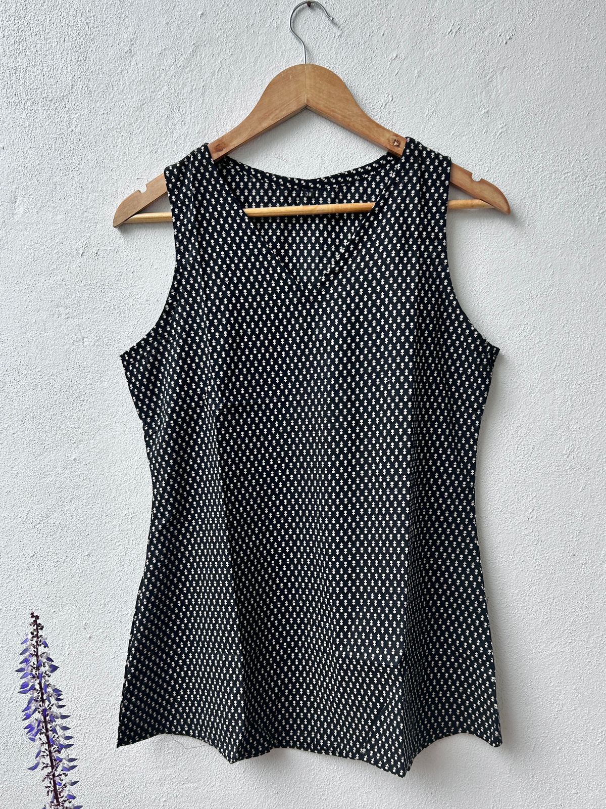 Cotton Sleeveless Short Kurti