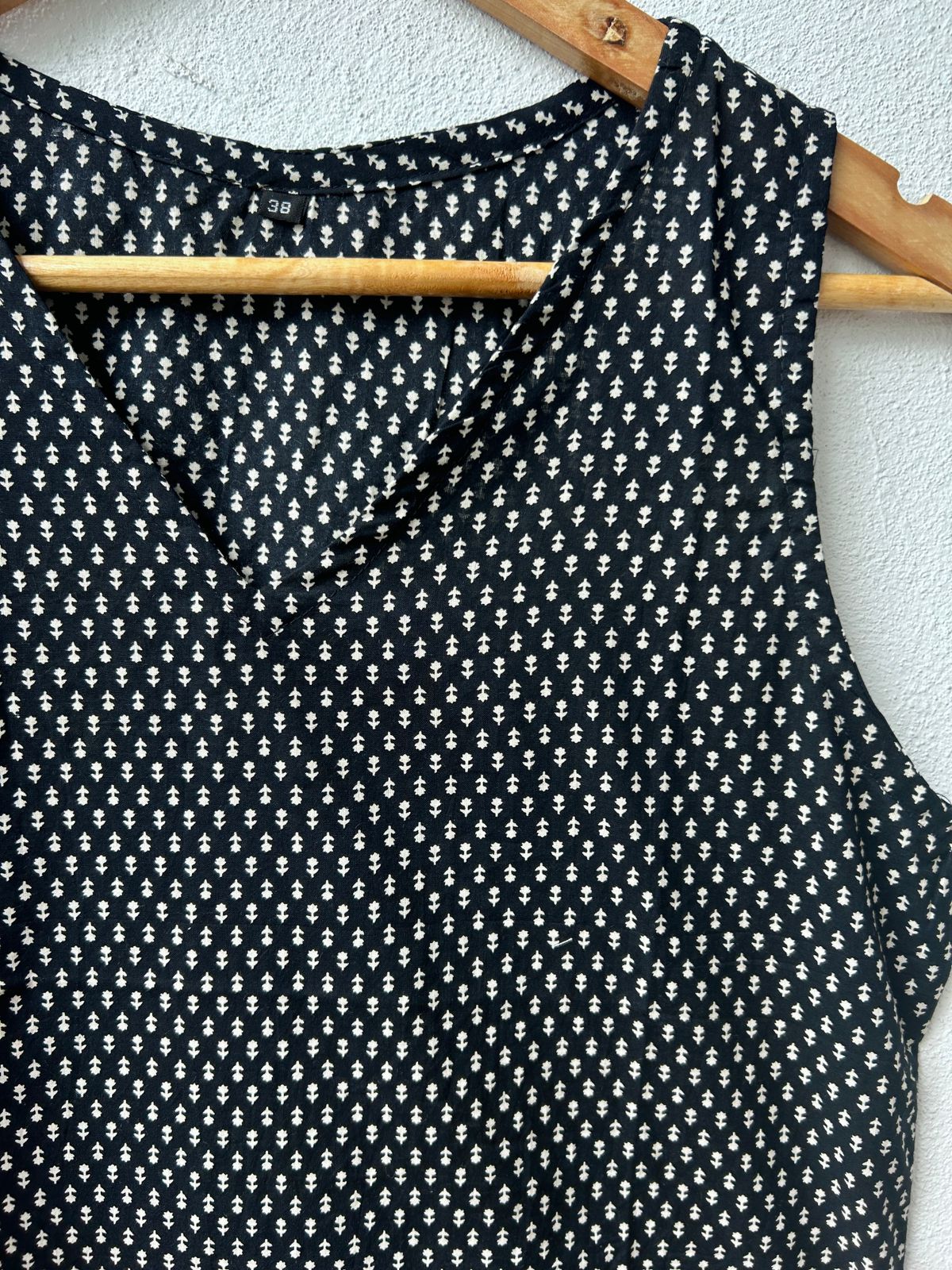 Cotton Sleeveless Short Kurti