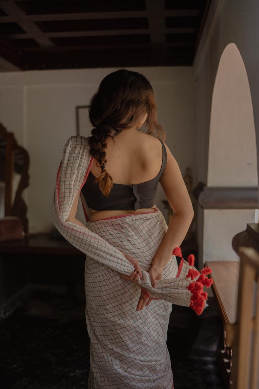 Handloom mul cotton check saree