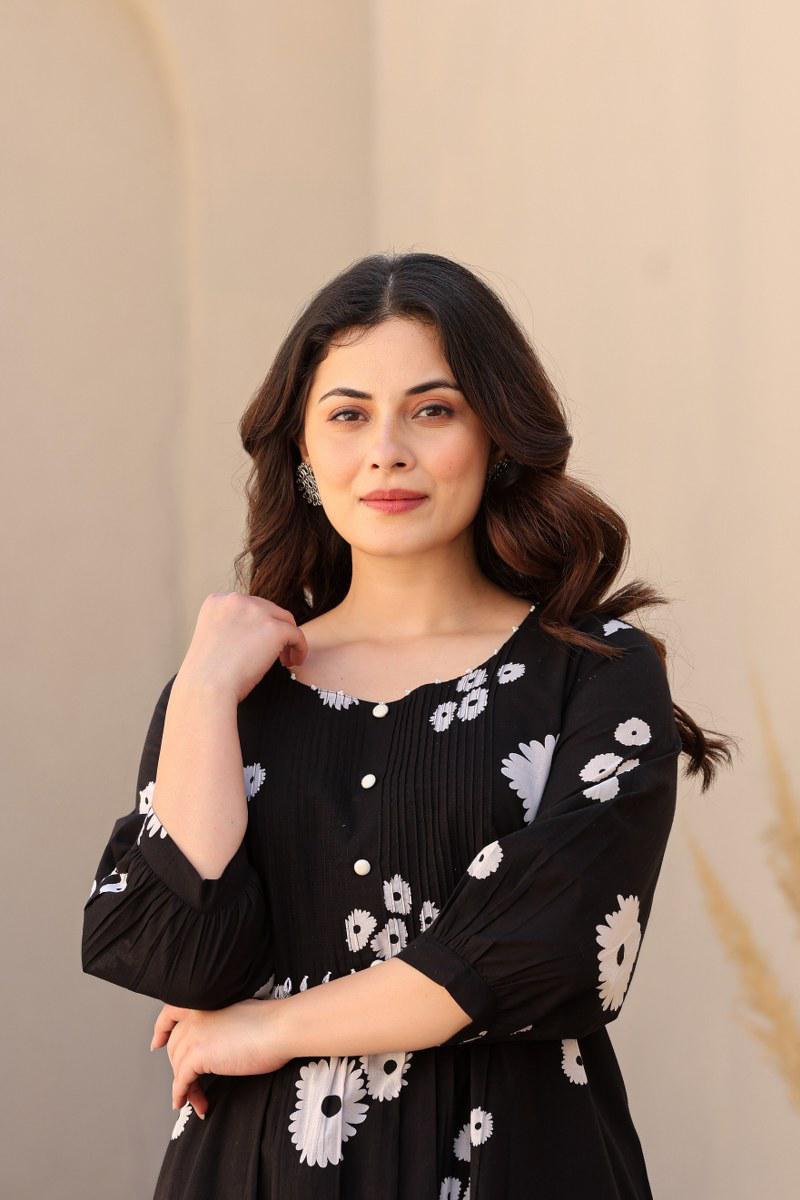 Black Cotton Co Ord set in daisy prints