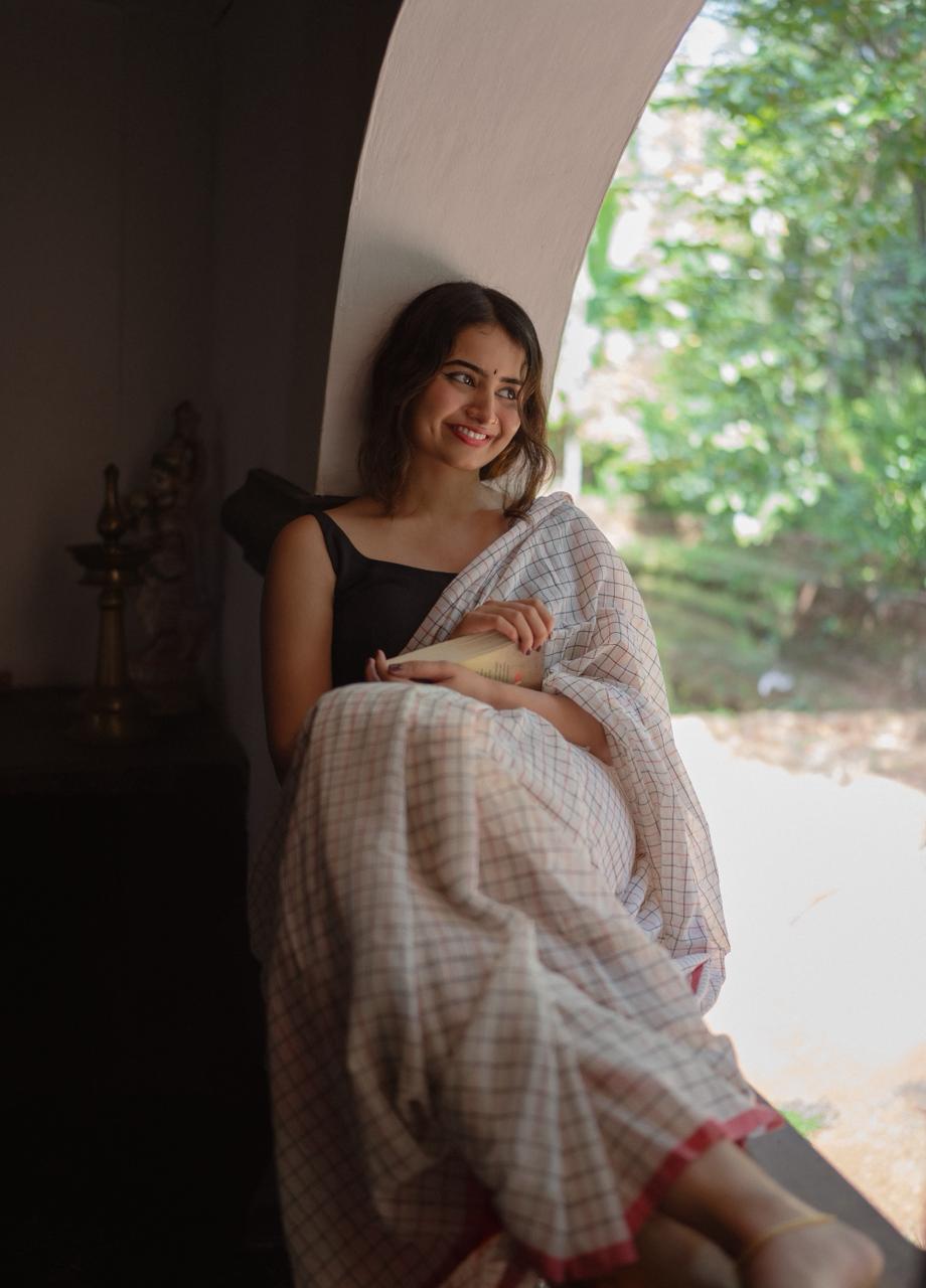 Handloom mul cotton check saree